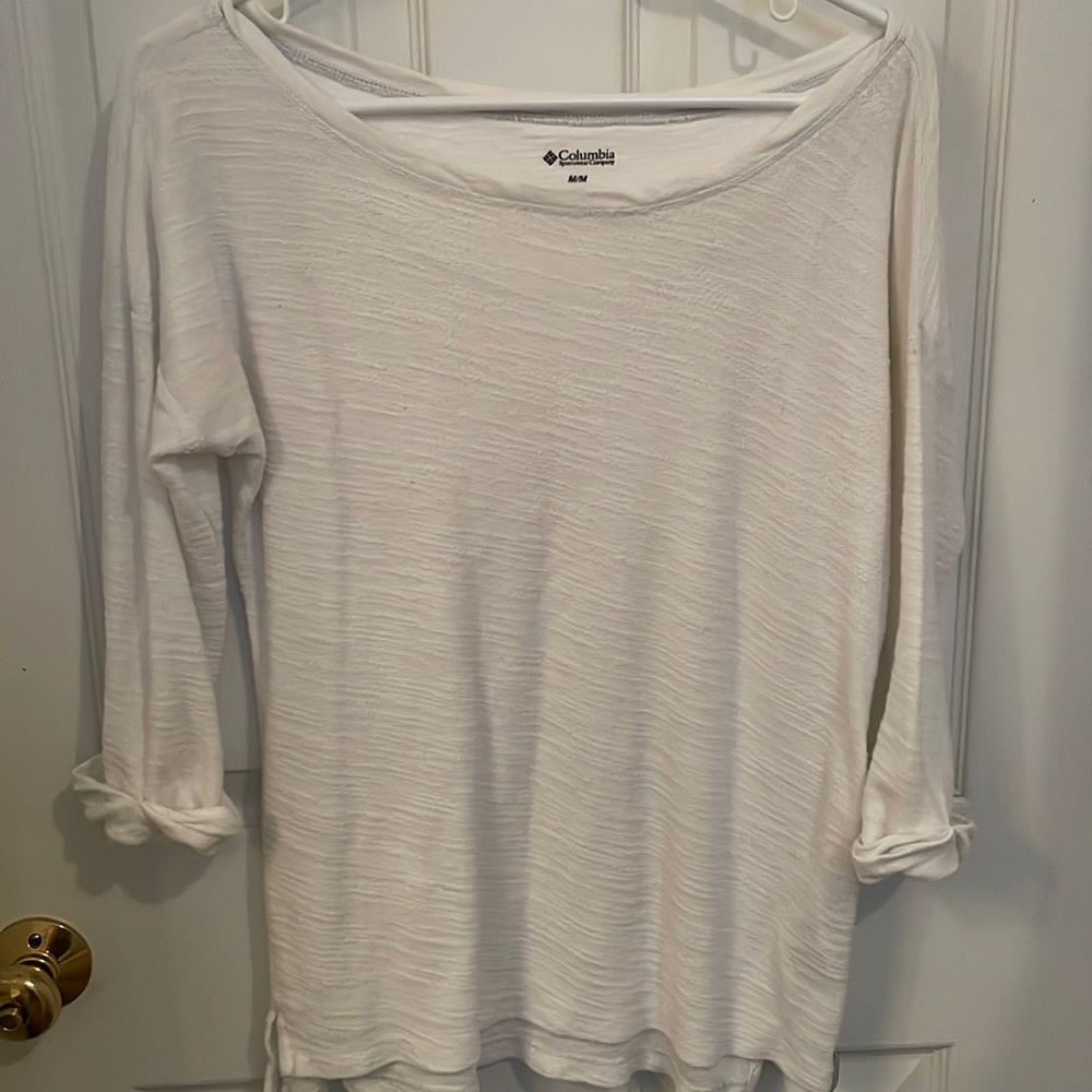 Columbia women’s lightweight pullover shirt, long sleeves with half roll, size m